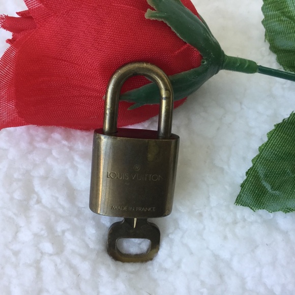 Louis Vuitton Set of 🔒 Padlock & 🔑 Key #302🔐